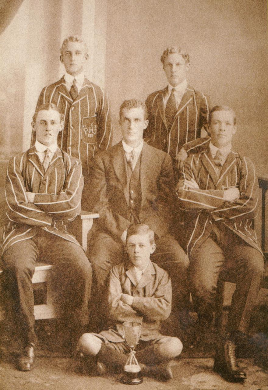The victorious Perth High School rowing team of 1914.  John Davy, left stands proudly beside his brother and coach Taddy, centre.