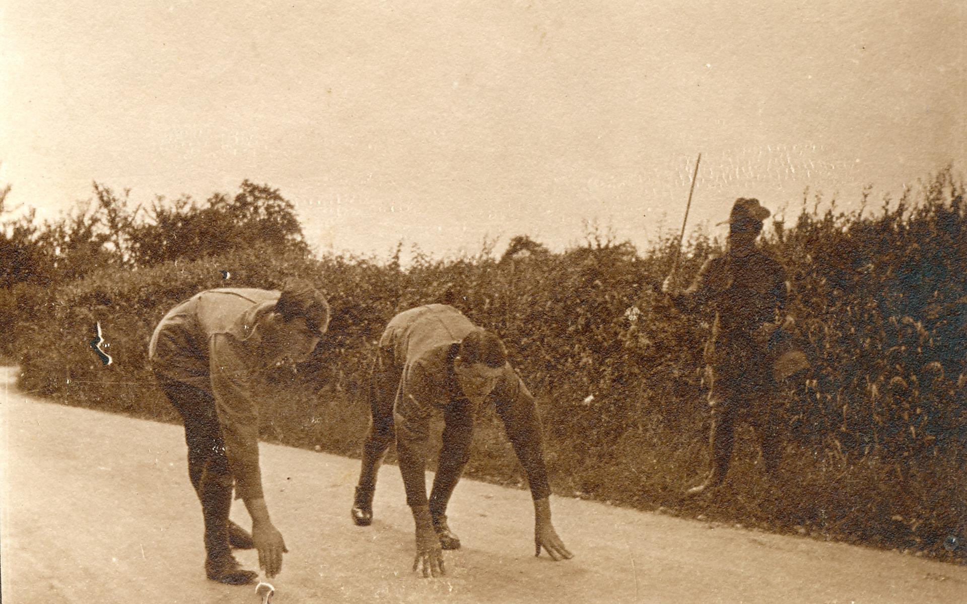 Pte Reg Polkinghorne, right, at the start of the 100 yards challenge.