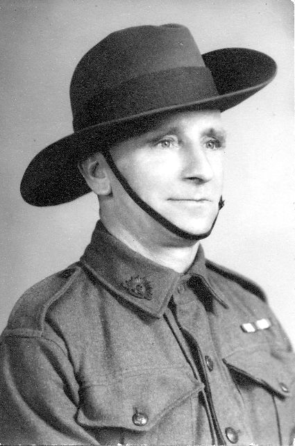 Pte Ernest Edward [Ted] Taylor served on Garden Island during WWII.  He was discharged from the army in 1952. 