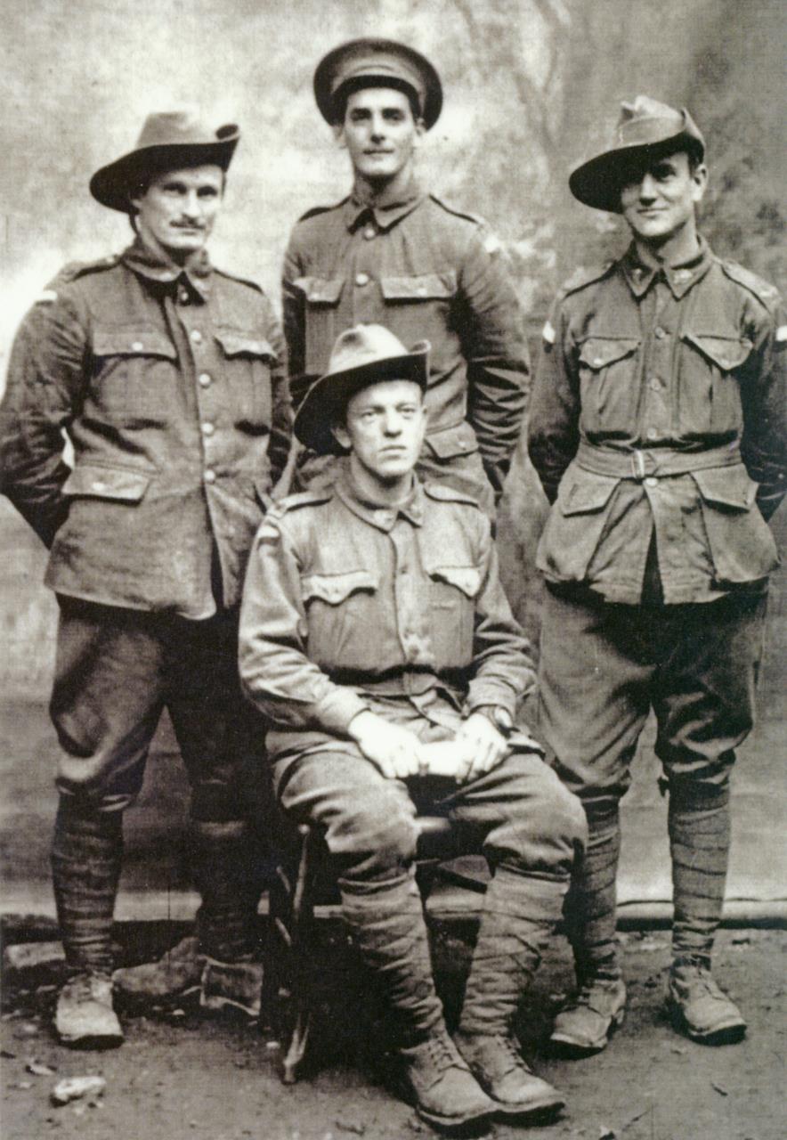 Pte Aubrey Whittington, centre back, with soldiers from 16 Bn, 1916